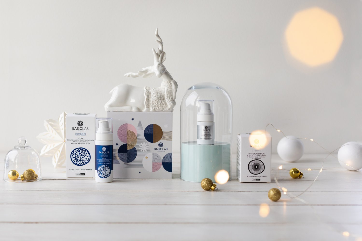 Z okazji tegorocznych świąt polska firma kosmetyczna BasicLab Dermocosmetics przygotowała 6 wyjątkowych zestawów świątecznych w ozdobnych, prezentowych pudełkach. Wszystkie zostały skomponowane z bestsellerowych kosmetyków marki