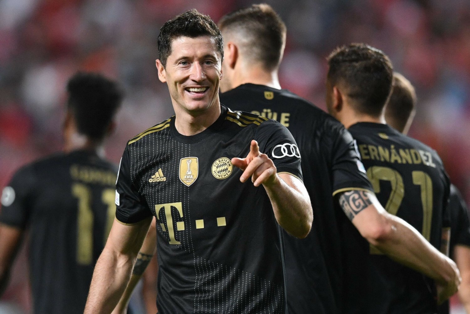 Robert Lewandowski znów trafił w Lidze Mistrzów, jego wielcy rywale nie próżnowali