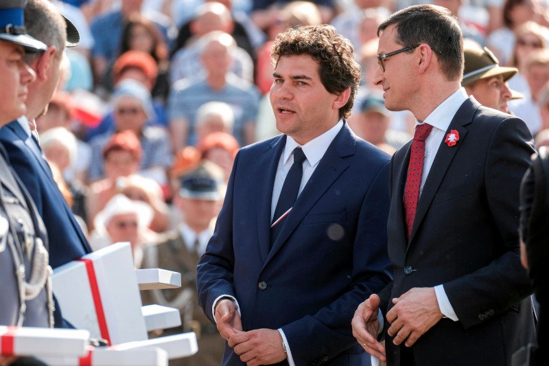 Prezydent Stalowej Woli Lucjusz Nadbereżny często pojawia się wokół najważniejszych polityków PiS.