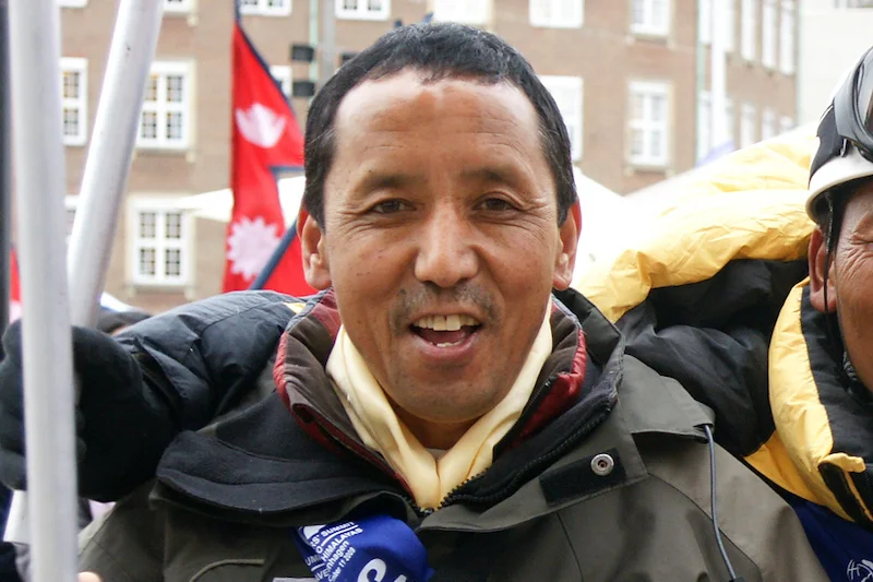 Apa Sherpa to himalaista jedyny w swojej dziedzinie. Zdobył Mount Everest 21 razy. (Zdjęcie z 2009 r.).
