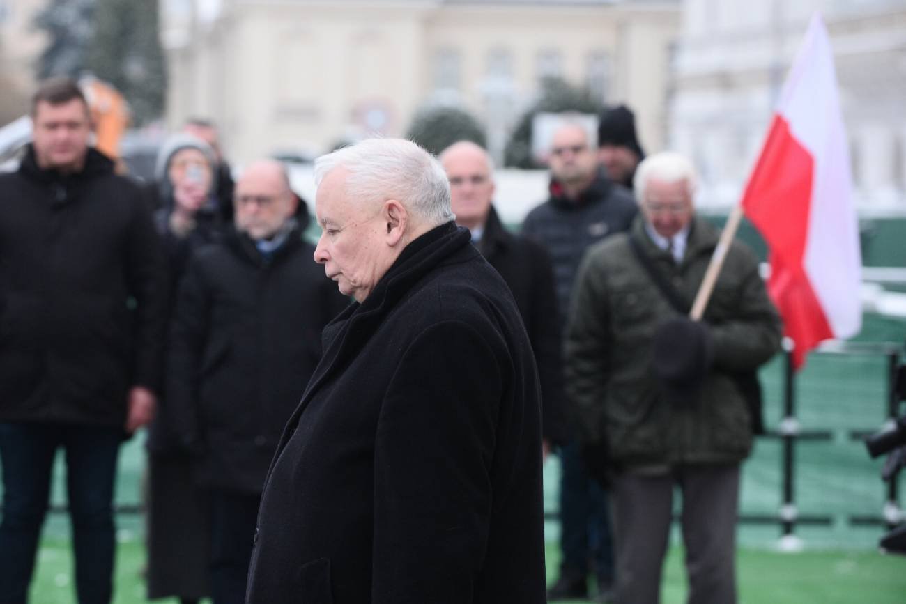 Ostatnia miesięcznica smoleńska pod rządami PiS. Komentarz Sikorskiego