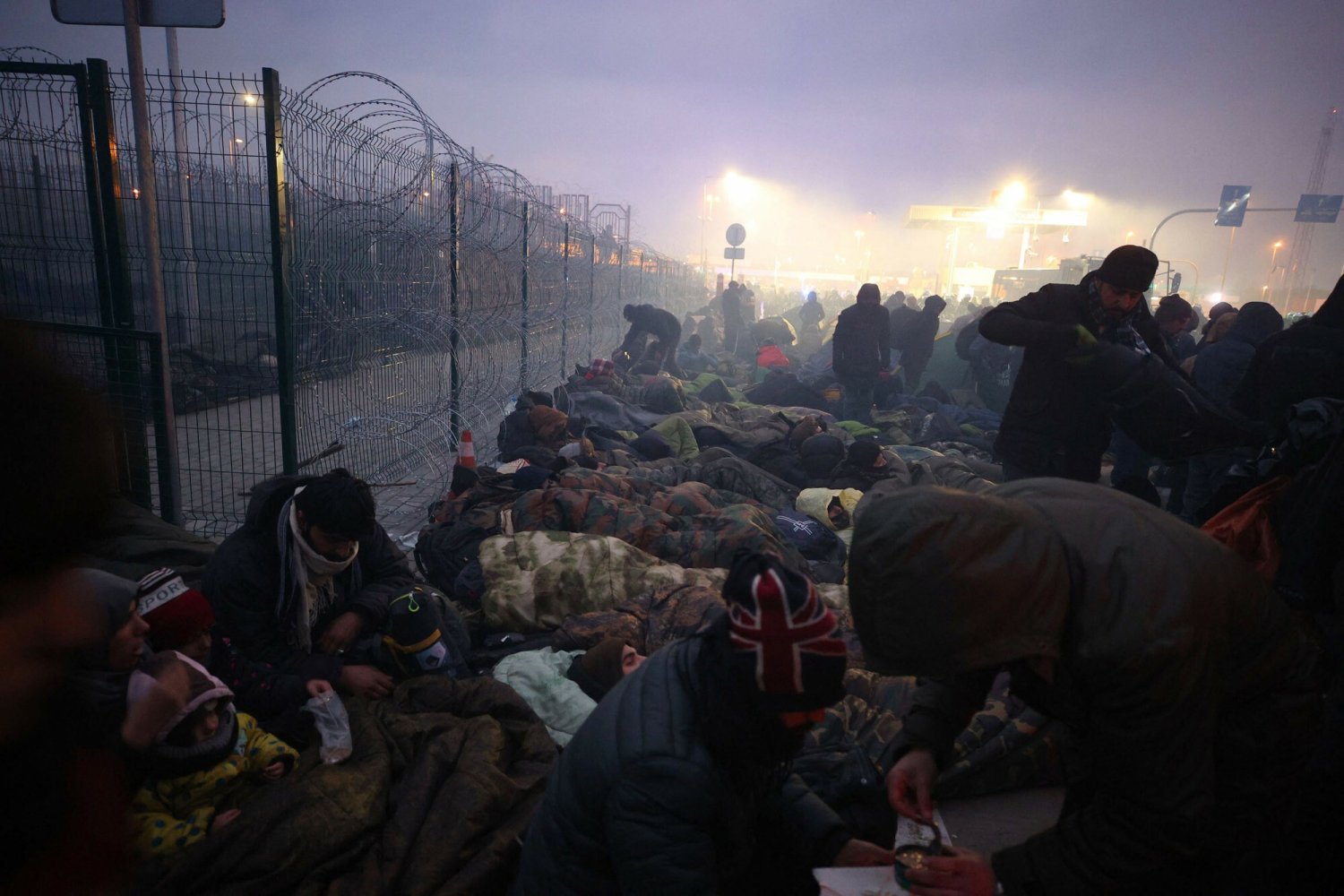 Straż Graniczna pokazała nowe nagranie z próby przekroczenia granicy.