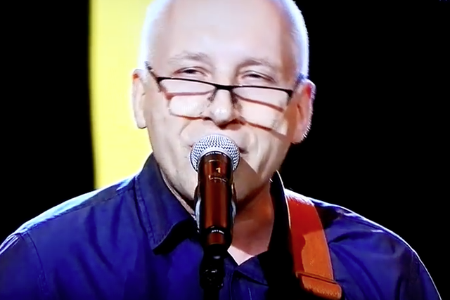 Lider Elektrycznych Gitar zaskoczył zmienioną zwrotką przeboju.