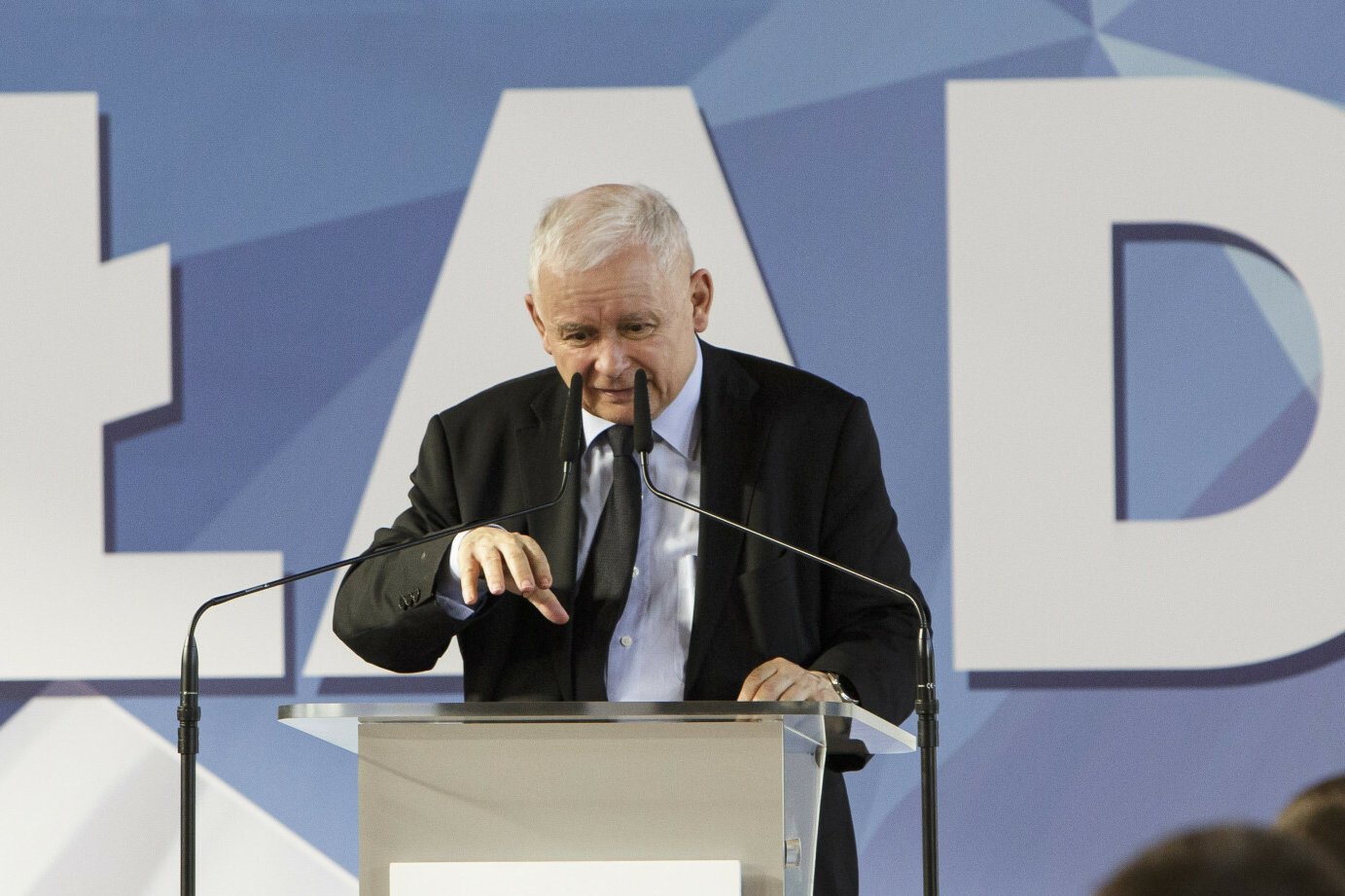 Z nowego sondażu na panelu Ariadna wynika, że PiS może liczyć na niespełna 31 proc. głosów.