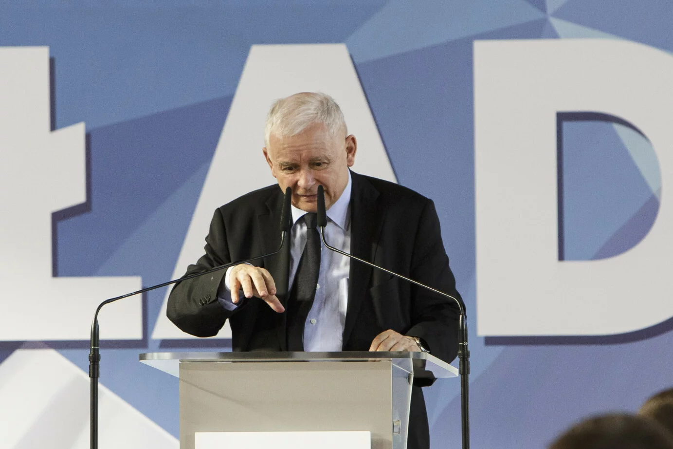 Z nowego sondażu na panelu Ariadna wynika, że PiS może liczyć na niespełna 31 proc. głosów.