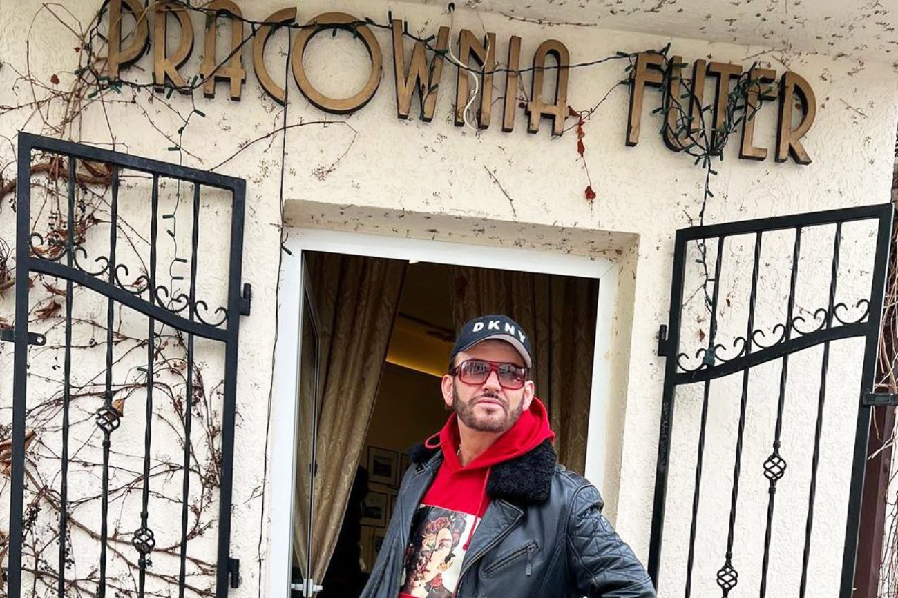 Gabriel z "Królowych życia" rozsierdzony. Ktoś obrzucił jego lokal jajkami