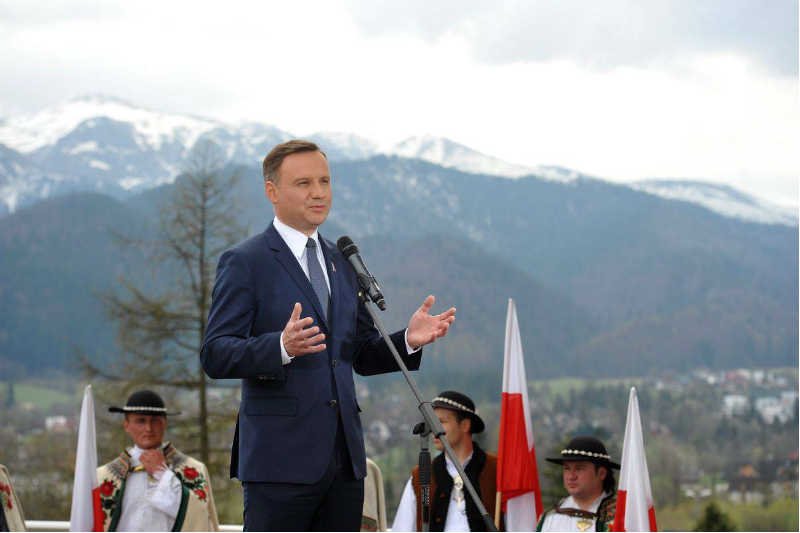 Obietnica Andrzeja Dudy obniżenia wieku emerytalnego jest nierealna.