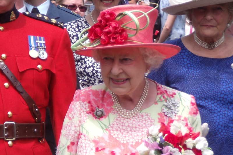 Królowa Zjednoczonego Królestwa Wielkiej Brytanii i Irlandii Północnej Elżbieta II odwołała wizytę w Walii z powodu "objawów nieżytu żołądka i jelit".