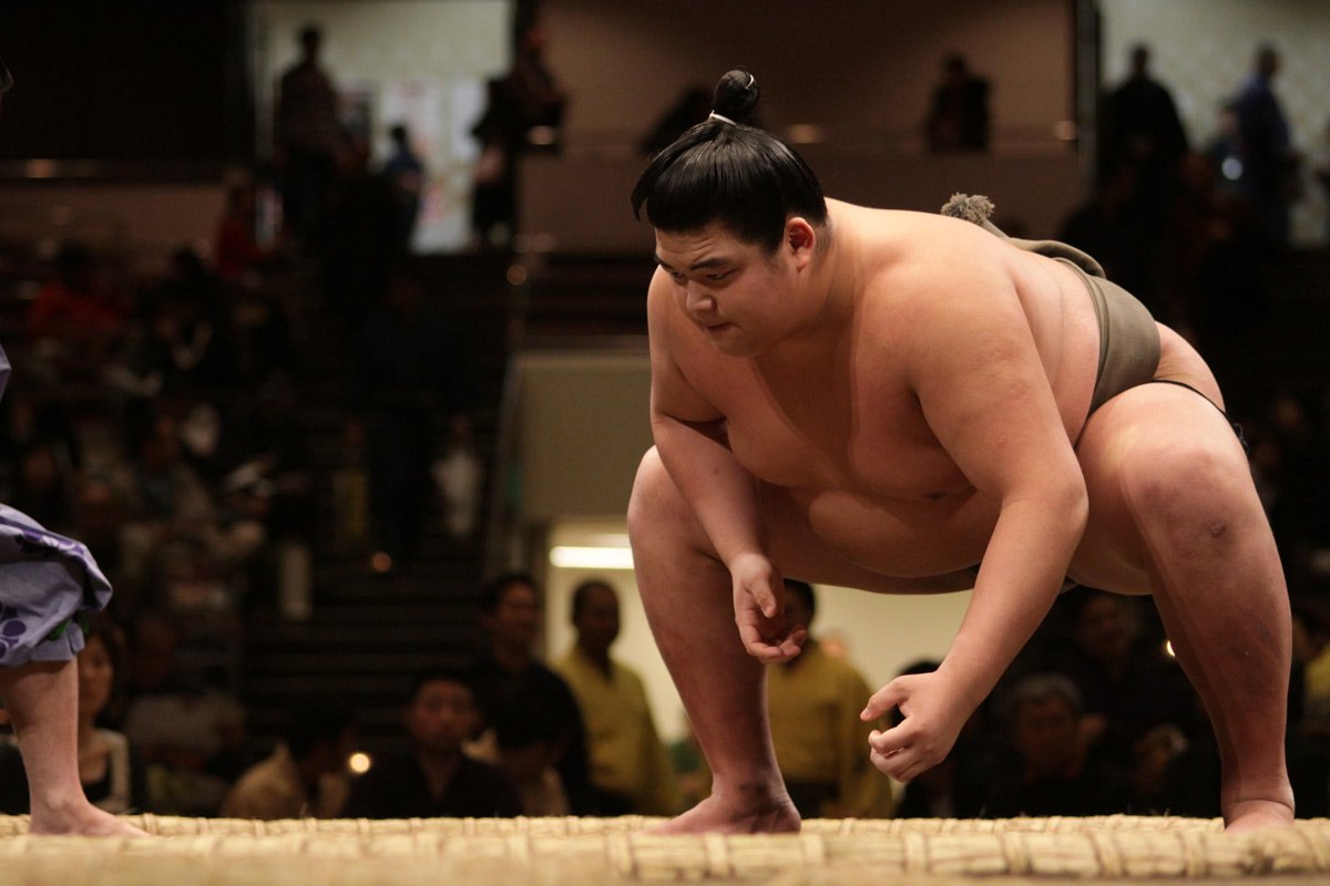 Basho - oznacza prawdziwy/główny turniej w japońskich walkach gigantów Sumo