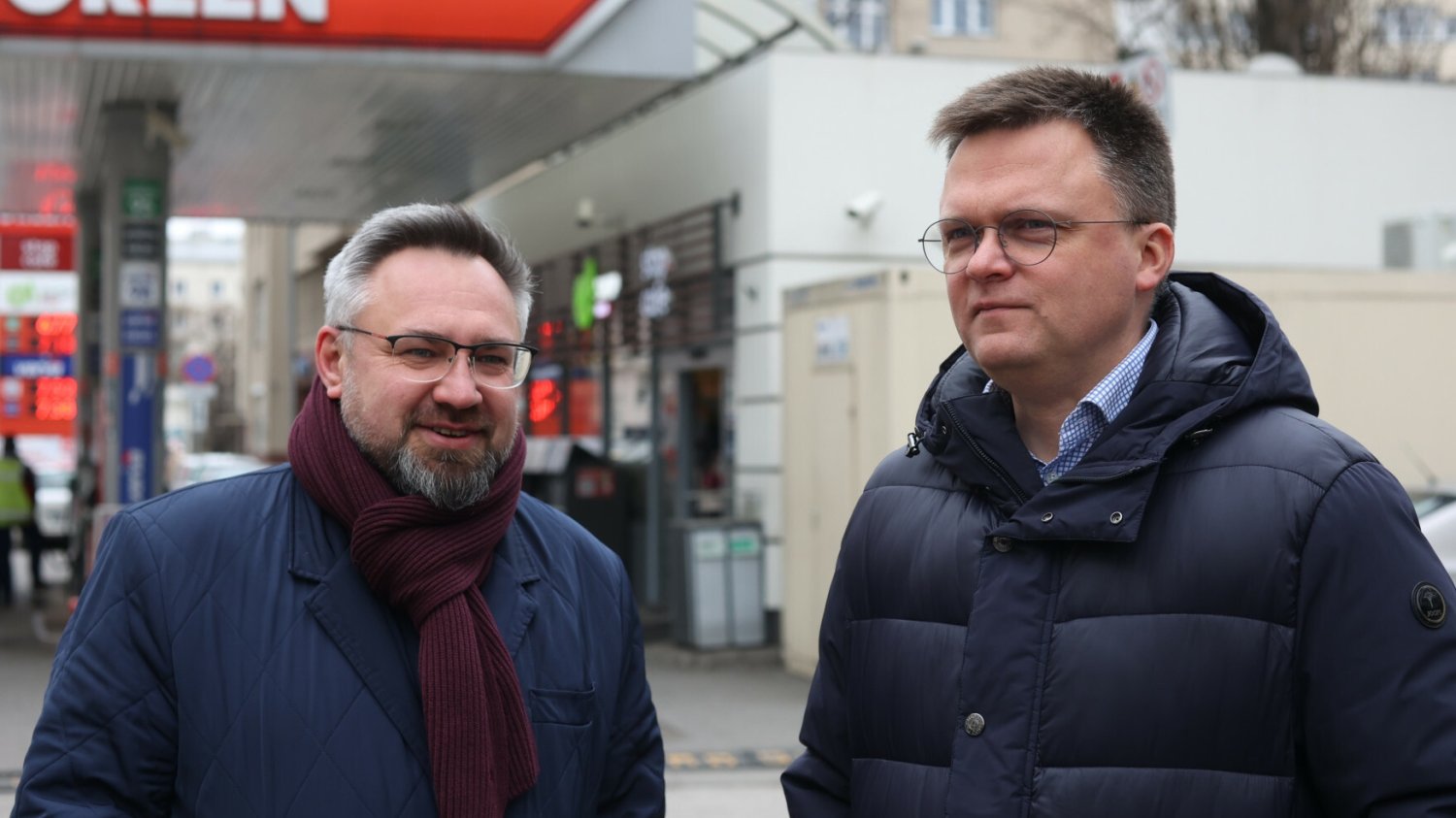 Mirosław Suchoń i Szymon Hołownia podczas konferencji "Skończmy z oligarchizacją Polski przez PiS"