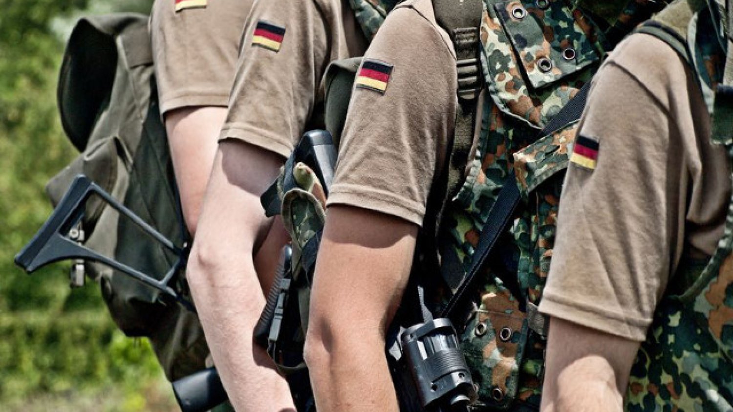 Czy terroryści wstępują do niemieckiego wojska?