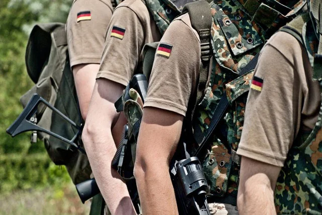 Czy terroryści wstępują do niemieckiego wojska?