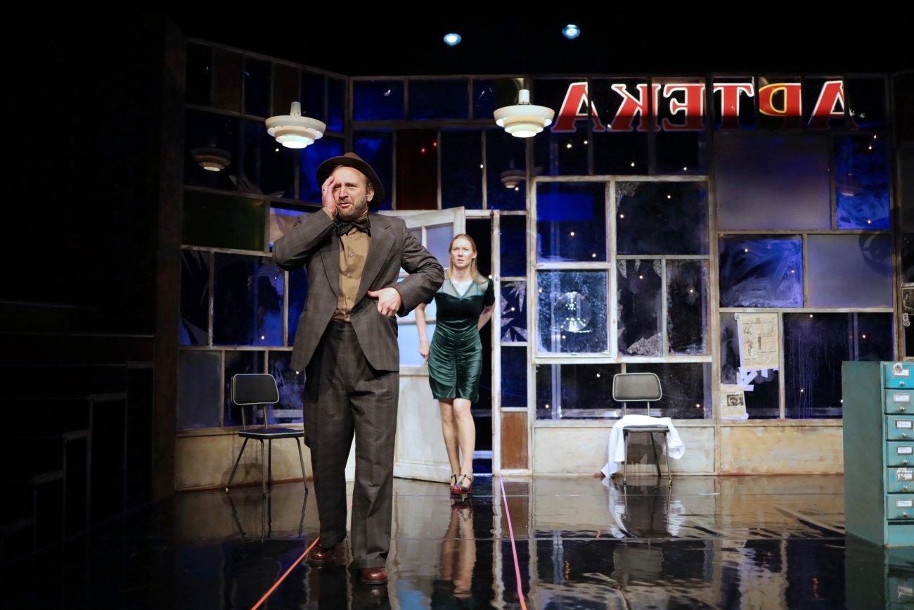 Premiera galowa sztuki "Handlarze Gumek" w Teatrze 6.piętro odbędzie się 28 czerwca 2024 roku. Spektal, którego autorem jest izraelski dramatopisarz Hanoch Levin, opowiada o poszukiwaniu miłości przez troje samotnych czterdziestolatków.