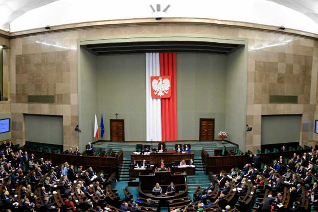 Prawo i Sprawiedliwość jest oskarżane o zawłaszczanie demokracji - czy "pakiet demokratyczny" zwiększy transparentność władzy?