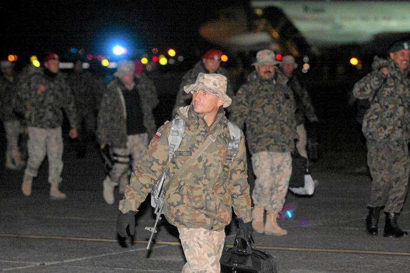 Polscy żołnierze wracają z Afganistanu.