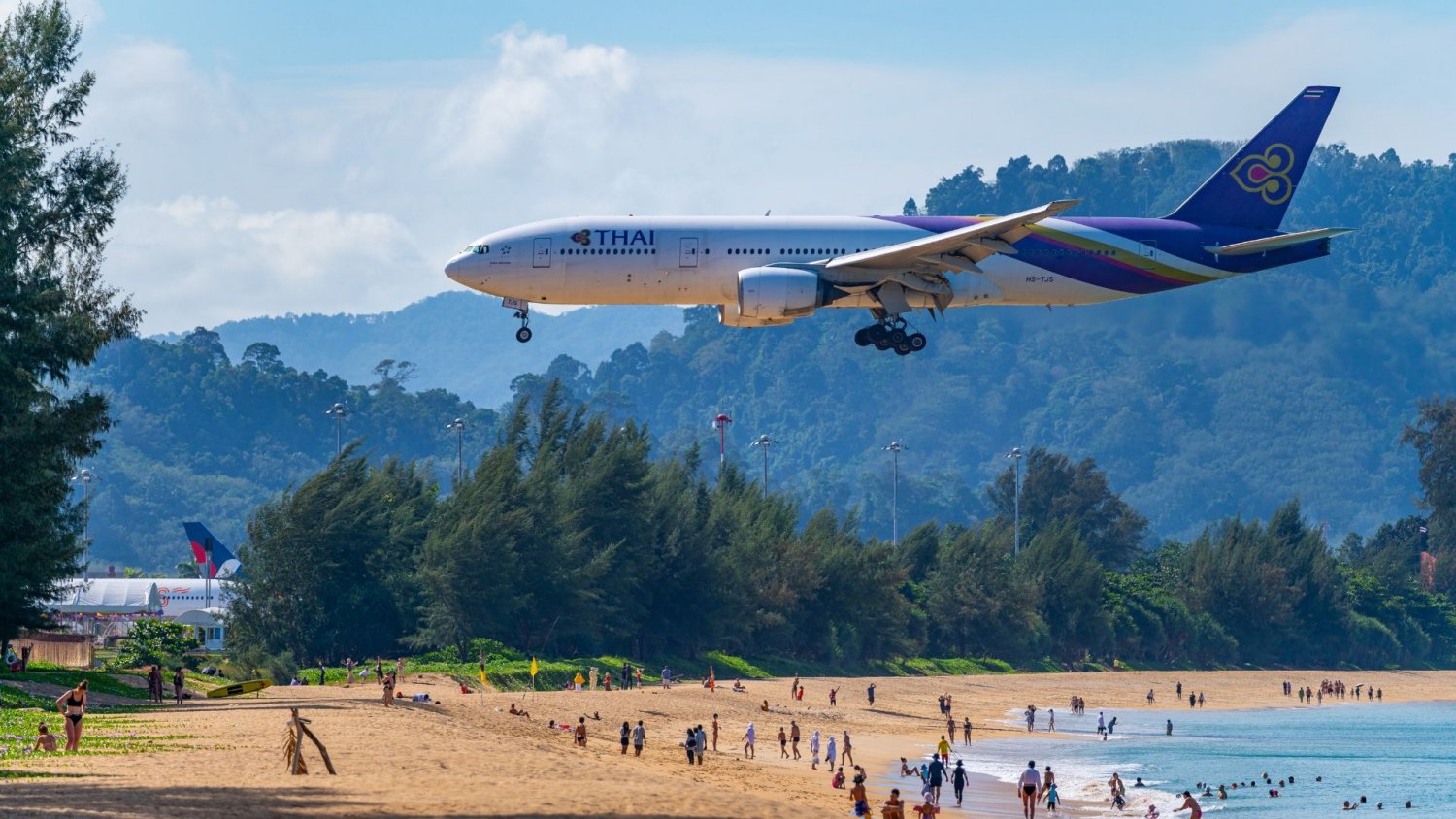 Lotnisko na Phuket nagle zamknięte. Poważny problem na pasie startowym