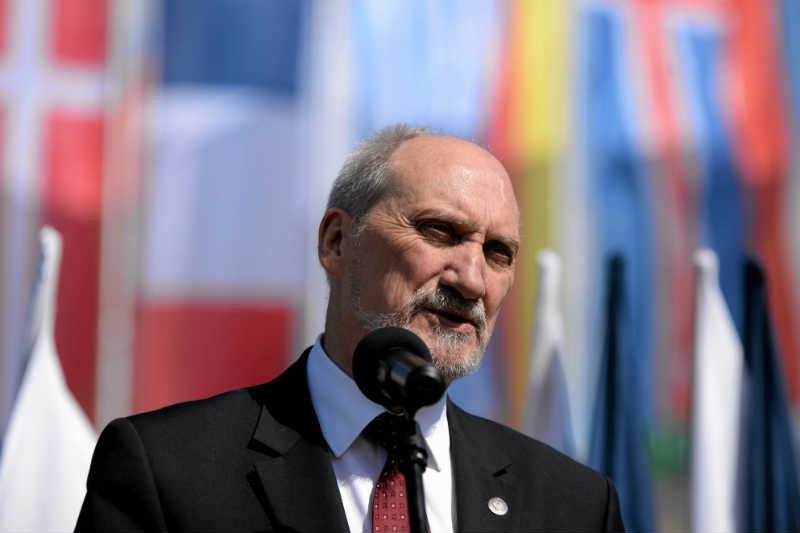 Jak donosi "GW" minister Macierewicz nie obejrzy szarży husarii na islamskich Turków. Nie zgłosili się rekonstruktorzy.