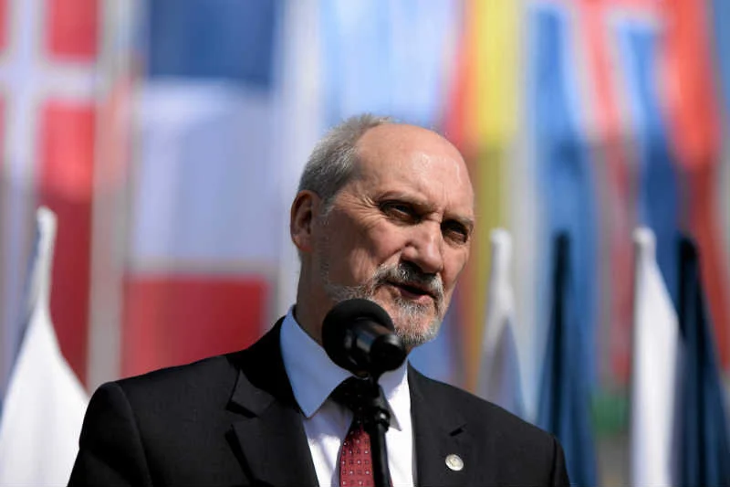 Jak donosi "GW" minister Macierewicz nie obejrzy szarży husarii na islamskich Turków. Nie zgłosili się rekonstruktorzy.