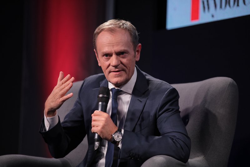 Donald Tusk wydał książkę "Szczerze" – to jego wspomnienia z lat 2014–2019.