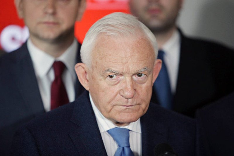 Prawica i lewica wyjątkowo zgodnie – krytykują prezydenta i chcą skrócenia kadencji samorządów.