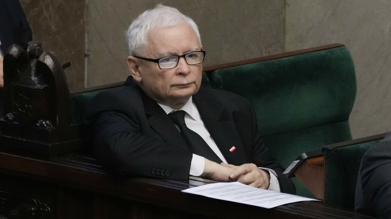 Dziewięciu posłów z PiS poniżyło jedną kobietę.