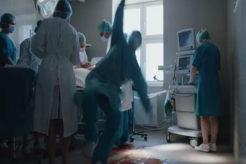 "Pitbull" to coś, co Patrykowi Vedze wychodzi najlepiej. "Botoks" nie będzie należał do najbardziej udanych produkcji tego reżysera.