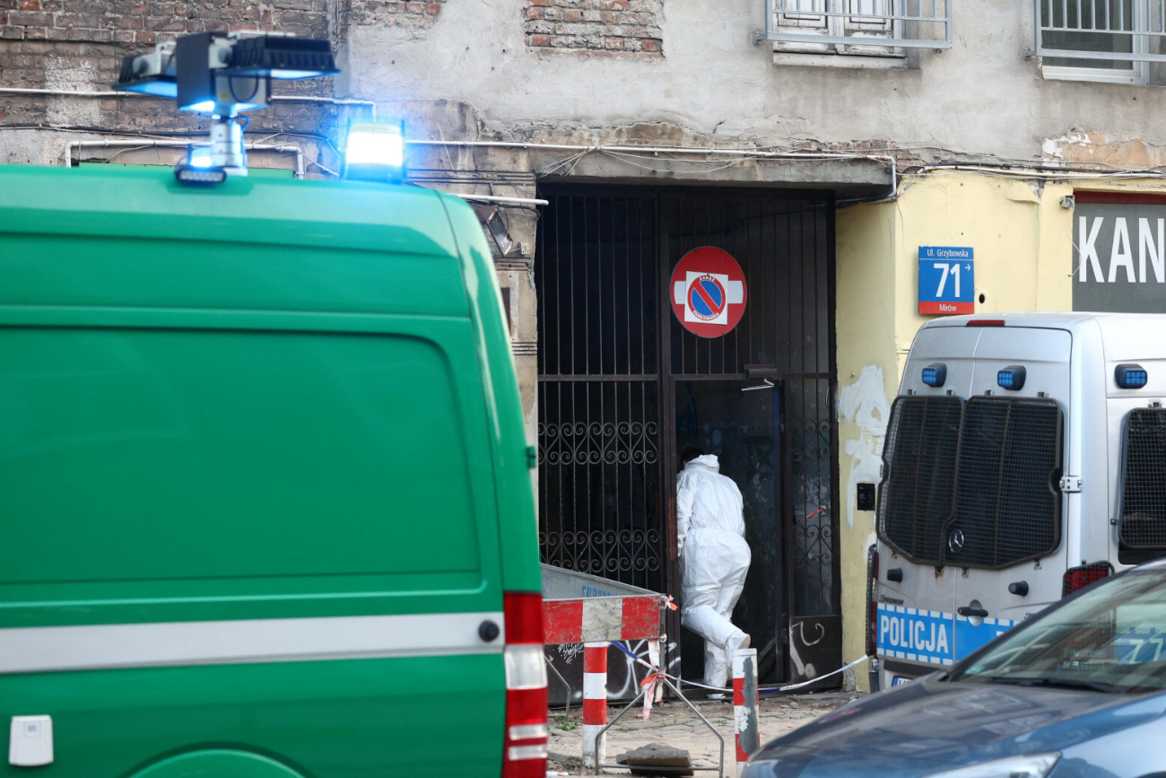 Makabryczne odkrycie w pustostanie na warszawskiej Woli. Śledczy ujawnili nowe fakty.