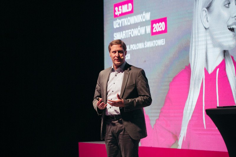 Wraz ze startem kampanii "Bez nonsensów" klienci T-Mobile mogą zrezygnować z oferty w ciągu 30 dni i otrzymać pełny zwrot kosztów. Na zdjęciu: Andreas Maierhofer, prezes T-Mobile