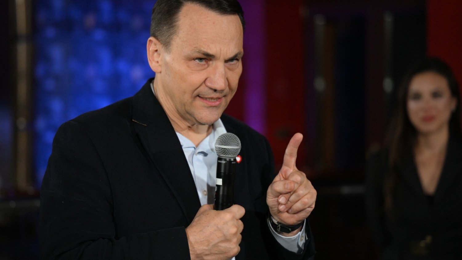 Rosja grozi użyciem bomby atomowej. Sikorski mówi wprost: Putin udaje. Rosja grozi użyciem bomby atomowej. Sikorski mówi wprost: Putin udaje.