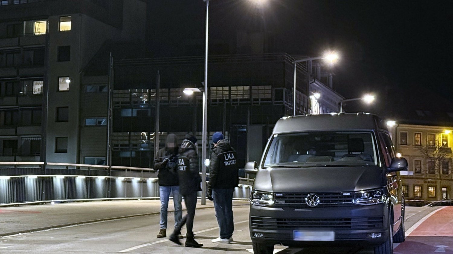 Atak nożownika w Austrii. 14-latek nie żyje, są osoby ranne Atak nożownika z Syrii w Austrii. Nastolatek nie żyje, są ranni
