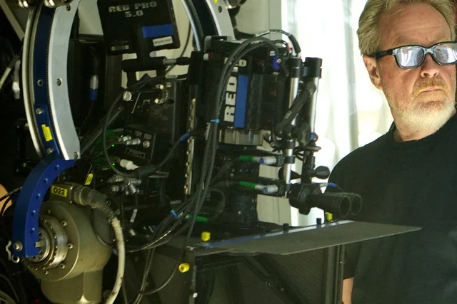Ridley Scott tłumaczył dlaczego nie zatrudnił egipskich aktorów w ekranizacji historii Mojżesza. Tu reżyser na planie "Prometeusza"