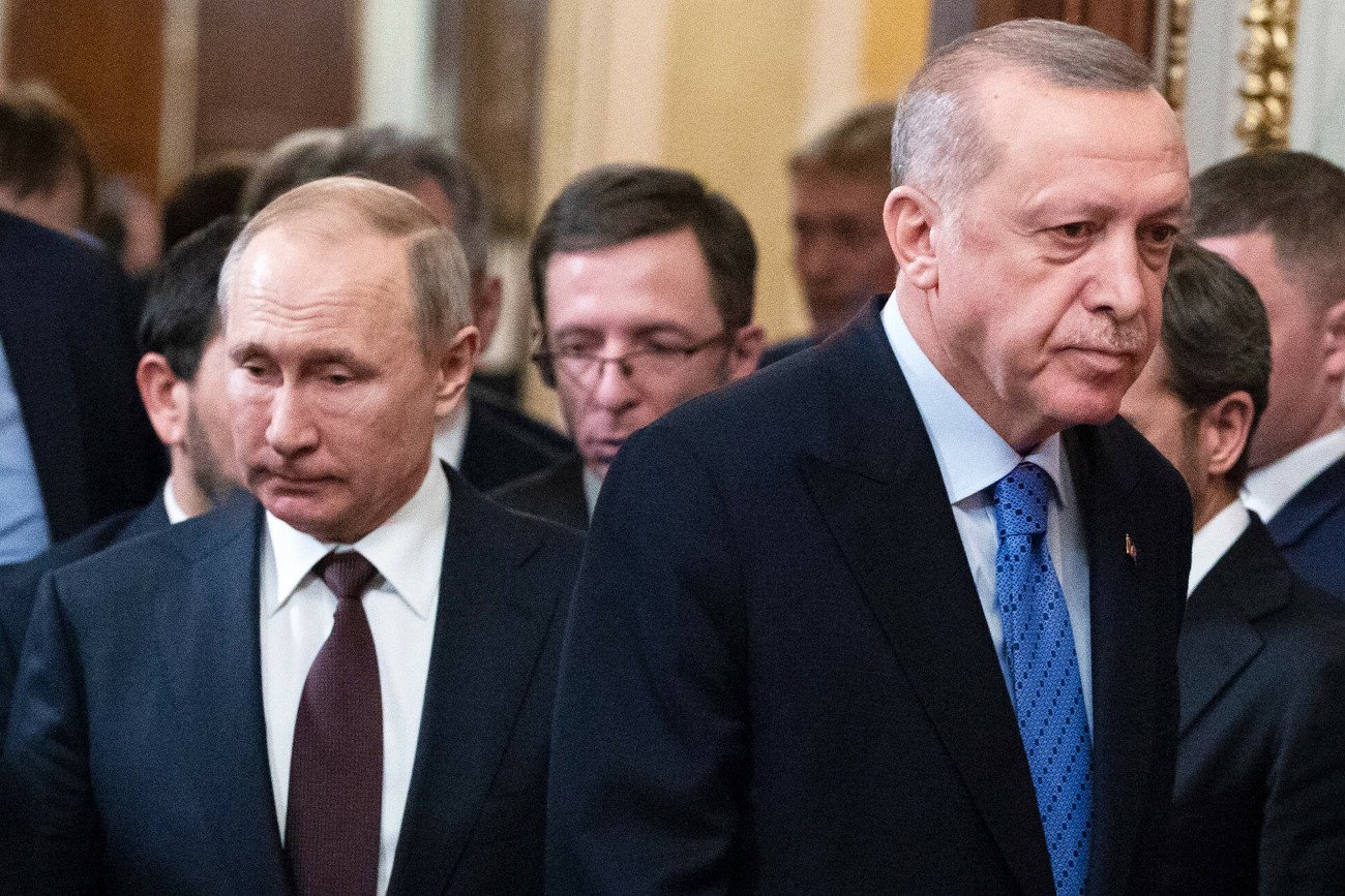 Rosja jest niezadowolona po decyzji Turcji ws. ukraińskich dowódców z Azowstalu.