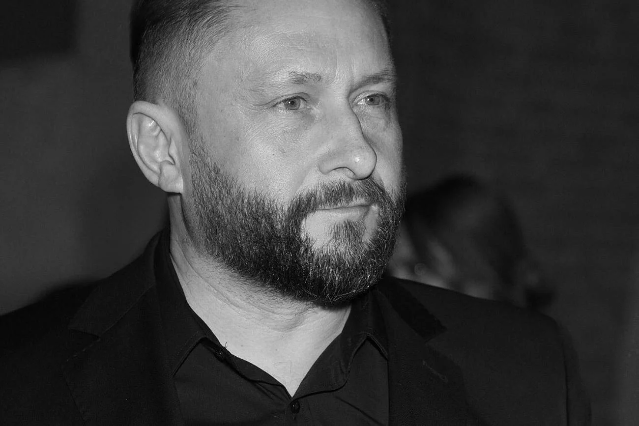 Kamil Durczok nie żyje. Wkrótce po śmierci dziennikarza poinformowano o dacie i miejscu jego pogrzebu. Kamil Durczok nie żyje. Wkrótce po śmierci dziennikarza poinformowano o dacie i miejscu jego pogrzebu.
