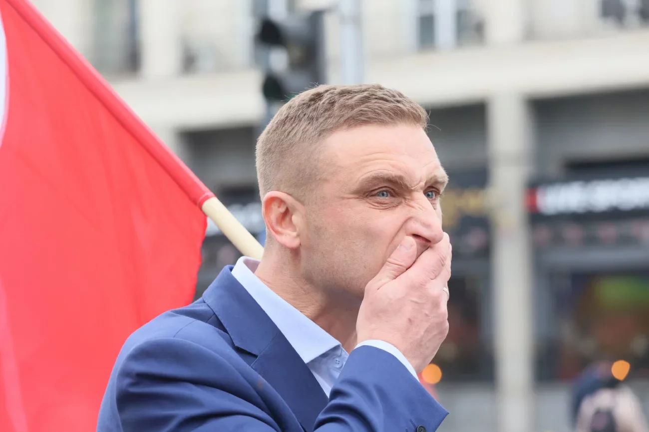 Przeciwnicy Bąkiewicza weszli do siedziby telewizji Media Narodowe.