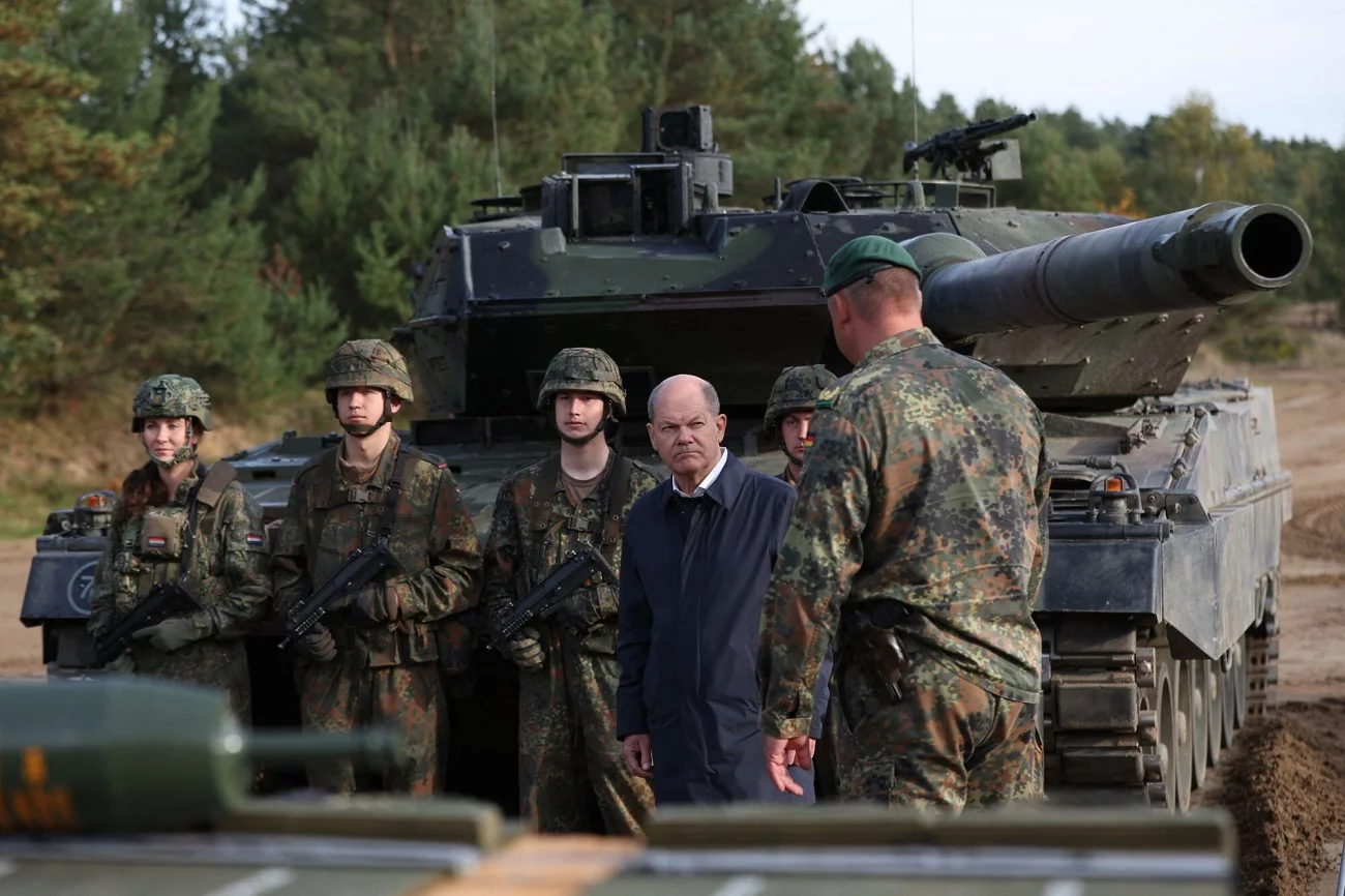 Francja i Polska mają naciskać na Niemcy ws. przekazania Leopardów.