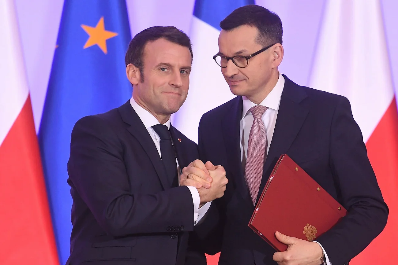 W 2020 roku prezydent Francji był z wizytą w Polsce. Teraz Mateusz Morawiecki zwrócił się do niego: Panie prezydencie, ile razy negocjował pan z Putinem?