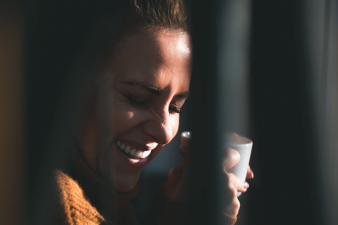 Szwedzka filozofia, która odczaruje depresyjną, zimową aurę. Dlaczego warto żyć lagom?