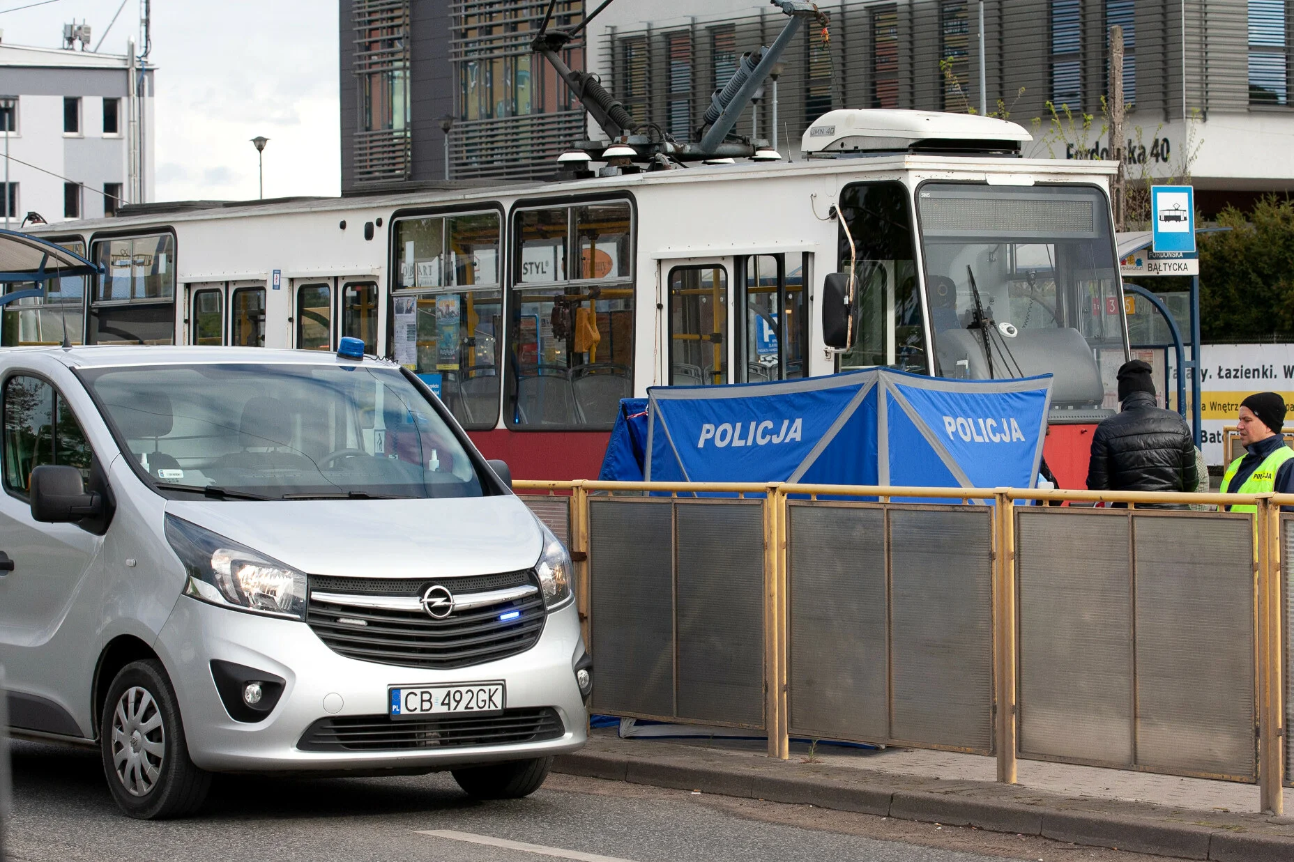Bydgoszcz: 15-latka wpadła pod tramwaj Bydgoszcz: 15-latka wpadła pod tramwaj