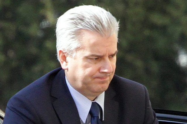 Radio RMF FM podaje, że prokurator, który rozważał postawienie zarzutów ministrowi Cezaremu Grabarczykowi, został odsunięty od śledztwa