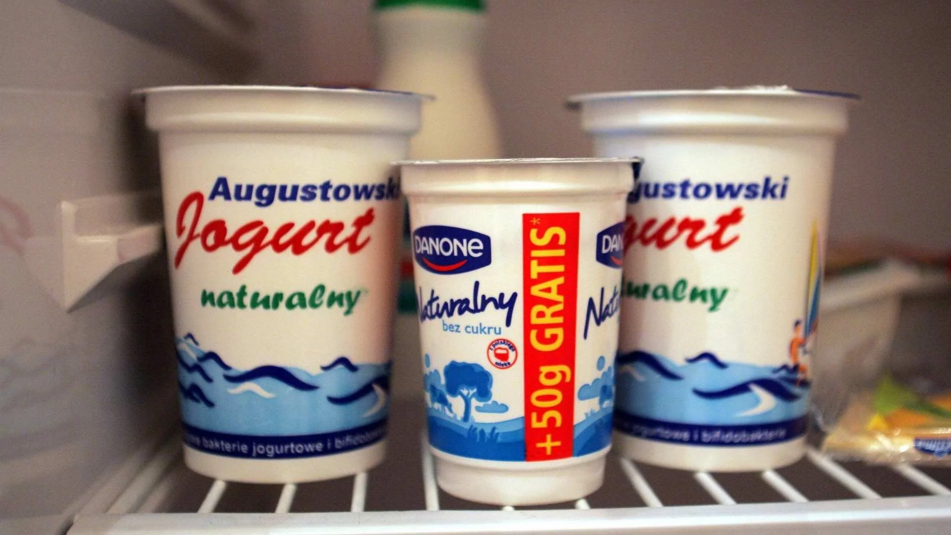 Jogurt. Gdzie powinno się wyrzucać zużyte opakowanie?