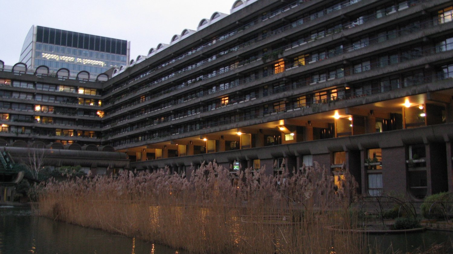 Mieszkania w kompleksie Barbican w londyńskim City.