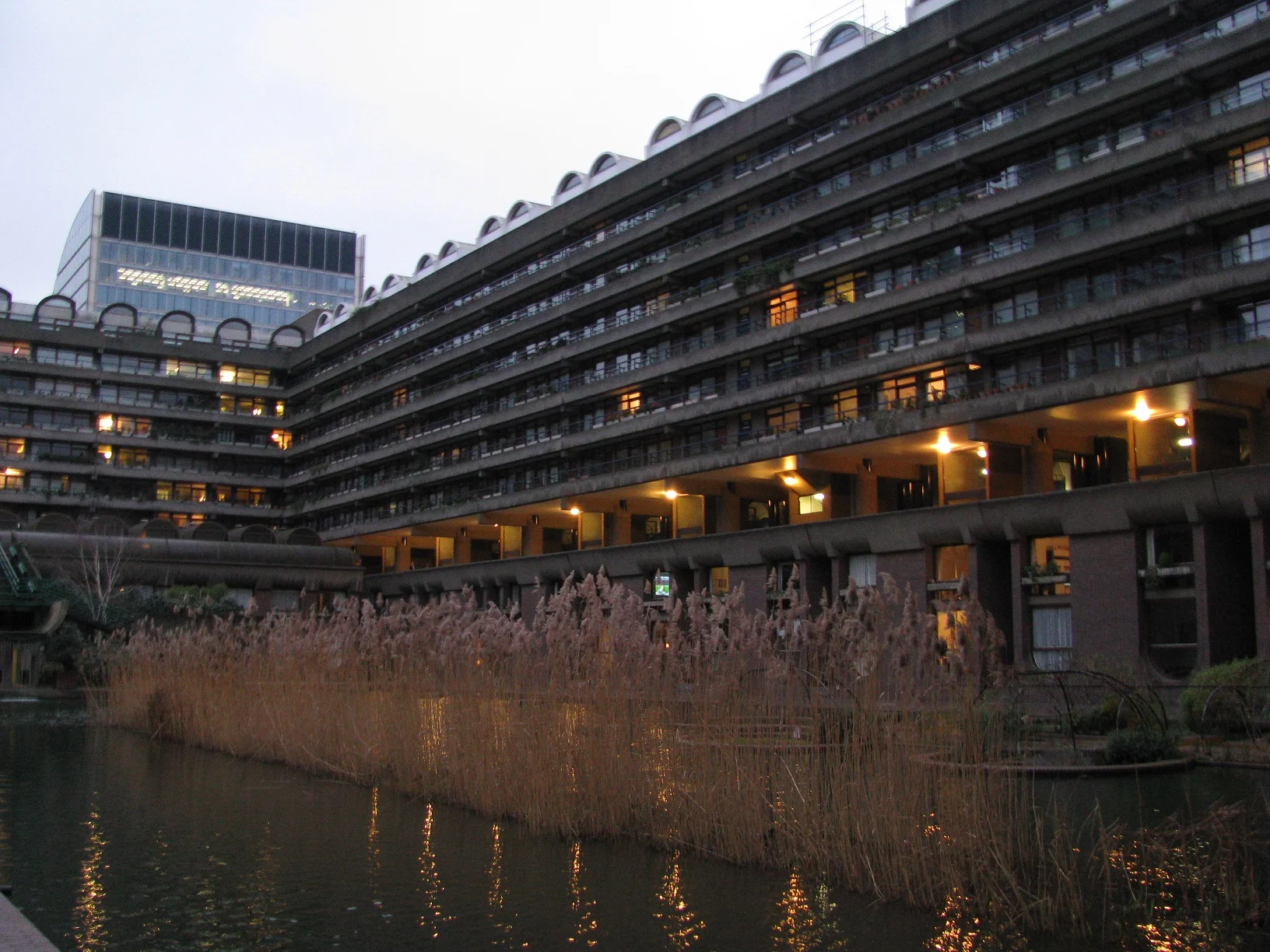 Mieszkania w kompleksie Barbican w londyńskim City.