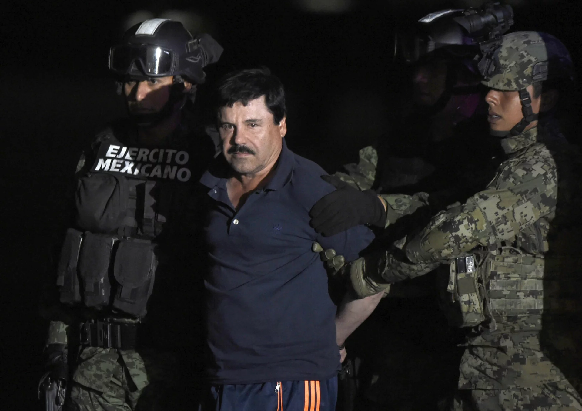 "El Chapo" miał być tajnym współpracownikiem służb amerykańskich.