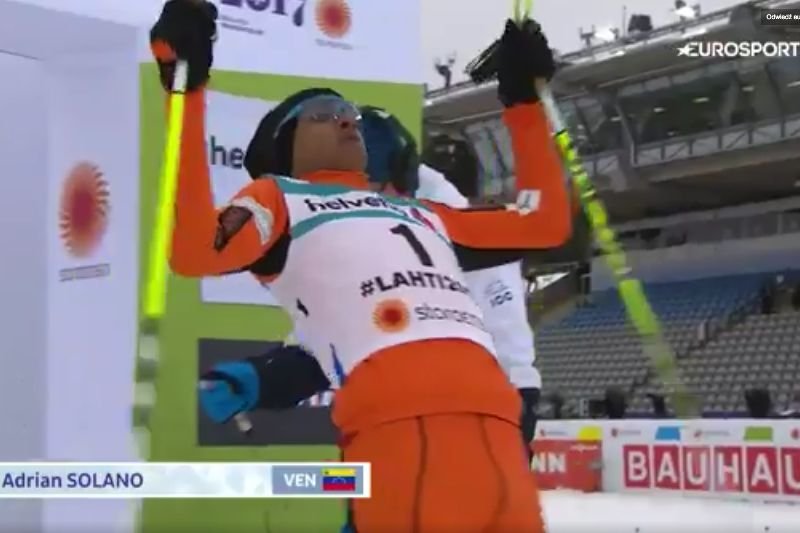 22-letni Wenezuelczyk podbił serca internautów swoją pasją, bo jego umiejętność jazdy na nartach pozostawia wiele do życzenia.