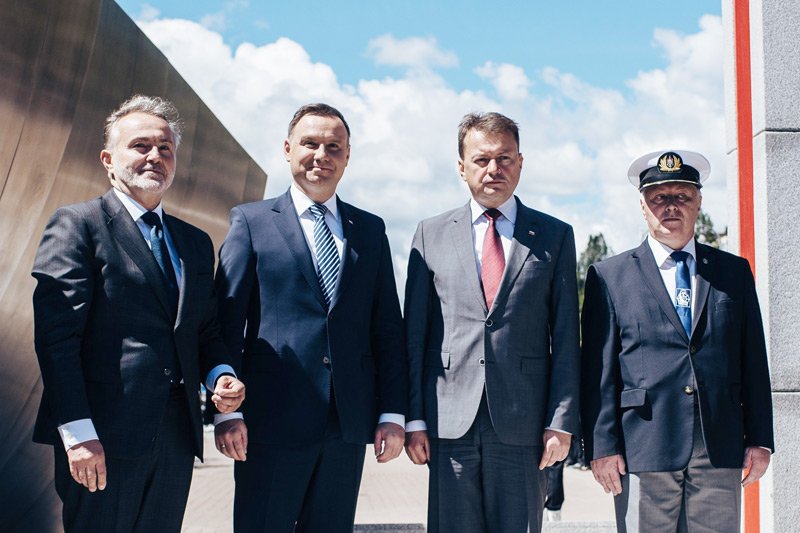 Wizyta prezydenta Andrzeja Dudy i szefa MON Mariusza Błaszczaka u marynarzy w Gdyni przelała czarę goryczy w dyskusji o modernizacji polskiej armii.