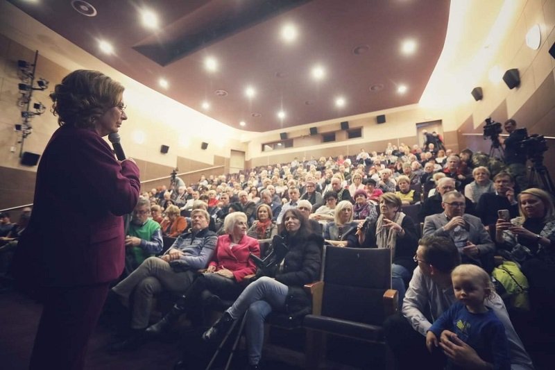 Tłum na spotkaniu z Małgorzatą Kidawą-Błońską w Sierpcu.