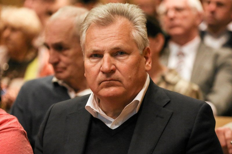 Kwaśniewski o uchodźcach i zagrożonym katolicyzmie. "Jedna rodzina zmieni wyznanie całej parafii?"