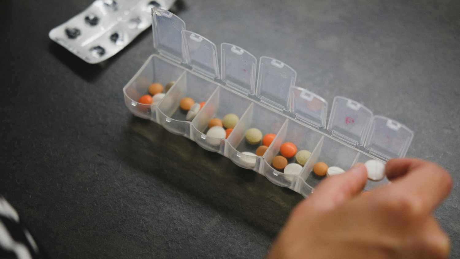 Oporność a tolerancja bakterii to nie to samo. Różnica kosztuje nas zdrowie