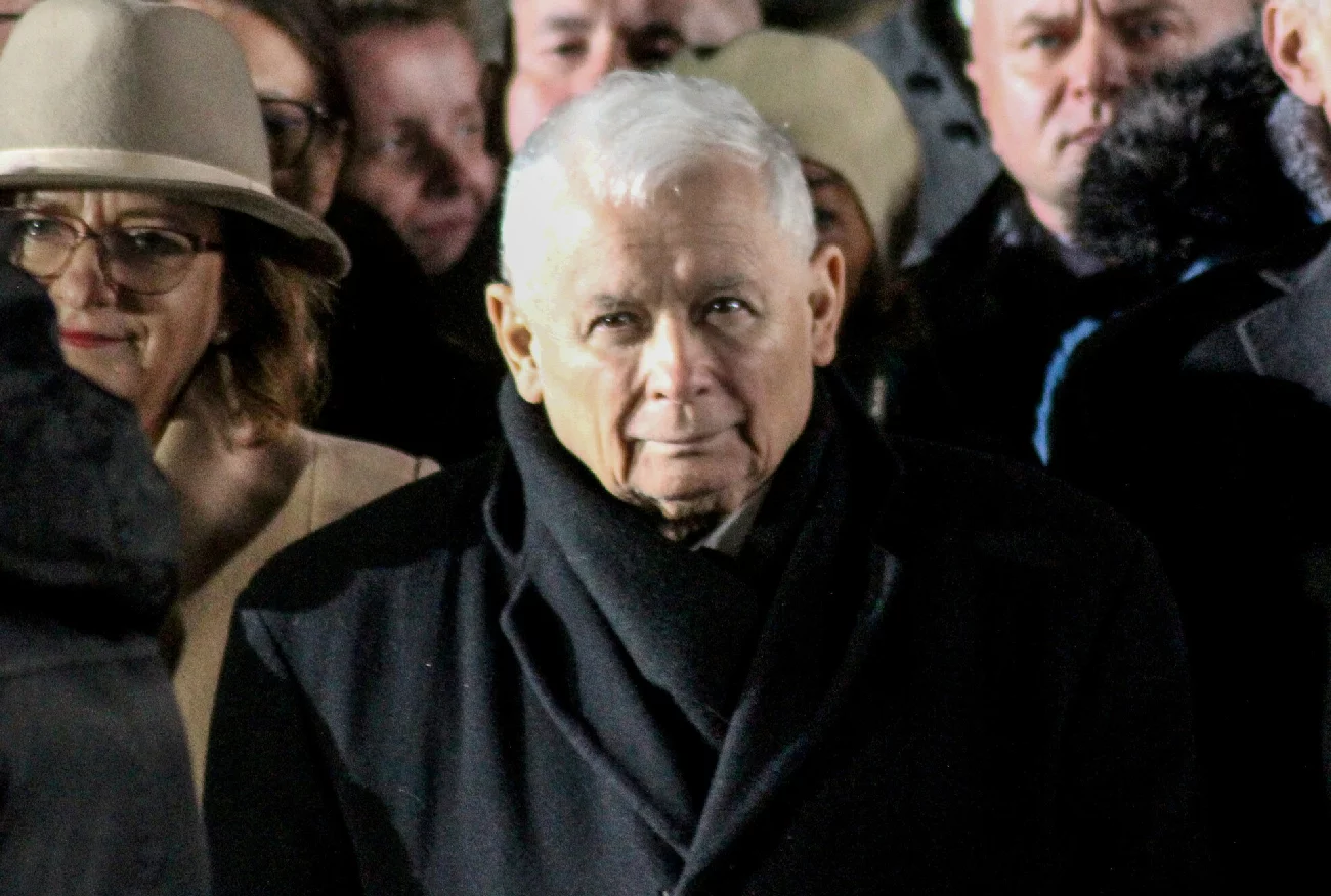 Alarmujące dane dla PiS. Sondaż pokazał, ilu posłów zabraknie Kaczyńskiemu.