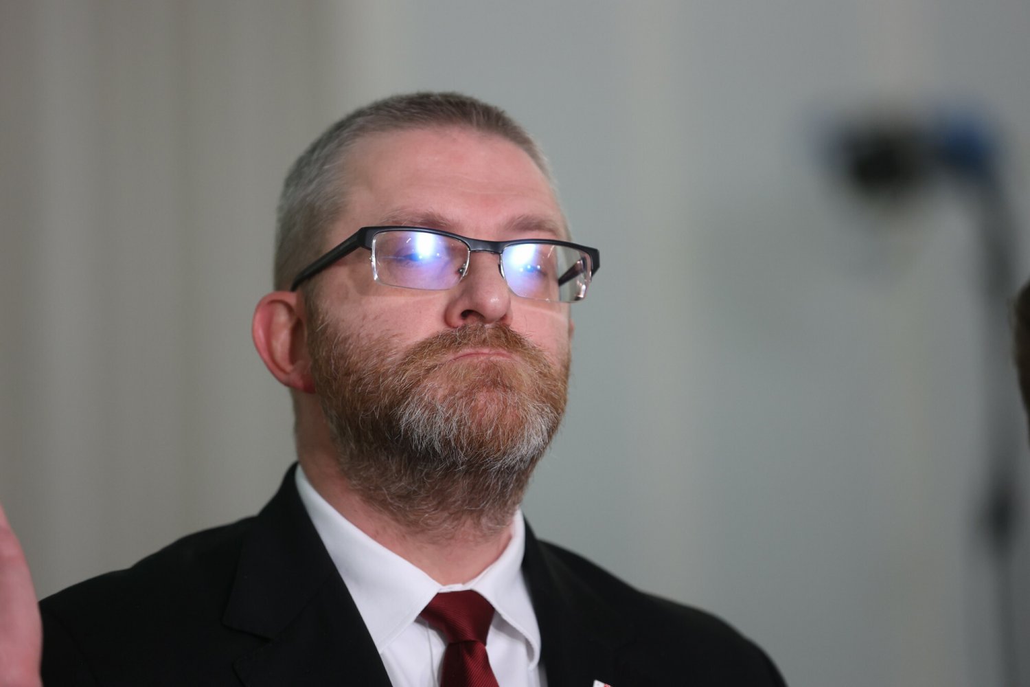 Grzegorz Braun już piąty raz został wykluczony z obrad Sejmu.